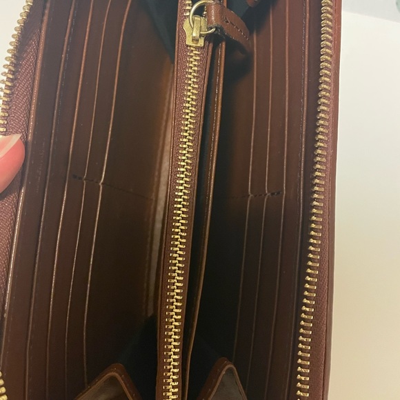 Burberry | Ziggy Long Wallet - Picture 4 of 9